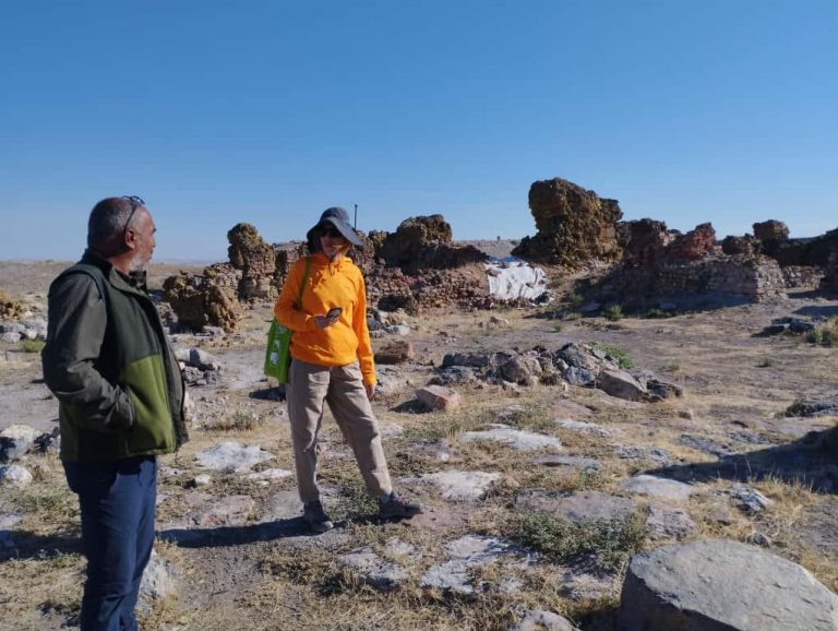 Laboratuvar ekibimizin 2025 yılı kapsamındaki kazı ziyaretleri devam etmektedir. Bu kapsamda bir sonraki durağımız Acemhöyük kazısıdır. Destek ve misafirperverlikleri için Kazı Başkanı Doç. Dr. Yalçın Kamış ve değerli ekibine içten teşekkürlerimizi sunarız.